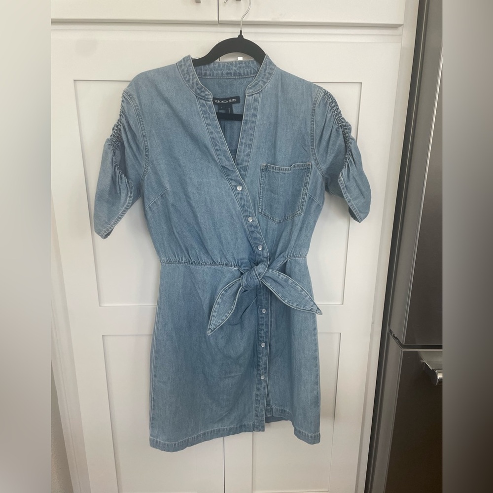 Brand new dress. Was a gift and too small.